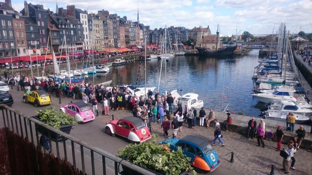 Le Balcon Du Port Leilighet Honfleur Rom bilde